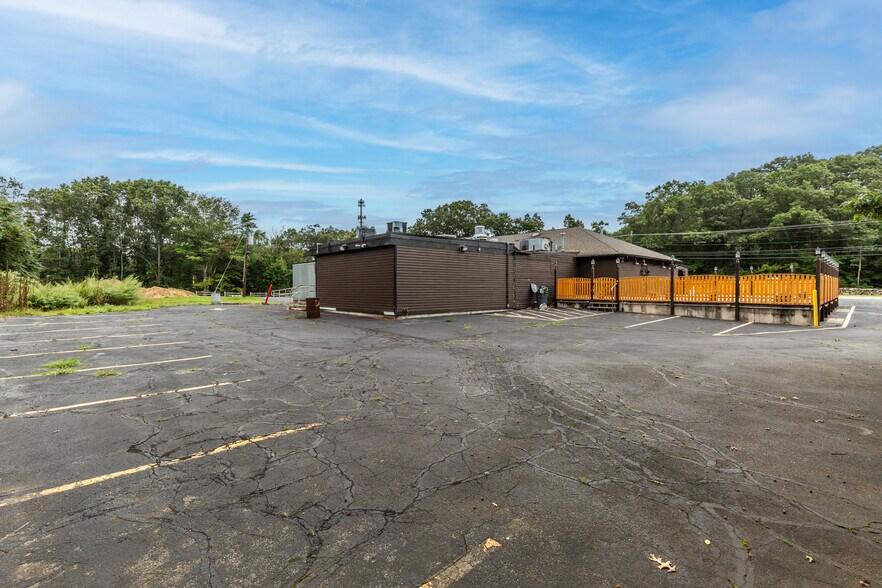 More Photos Of 332 Farnum Pike, Smithfield Restaurant For Sale