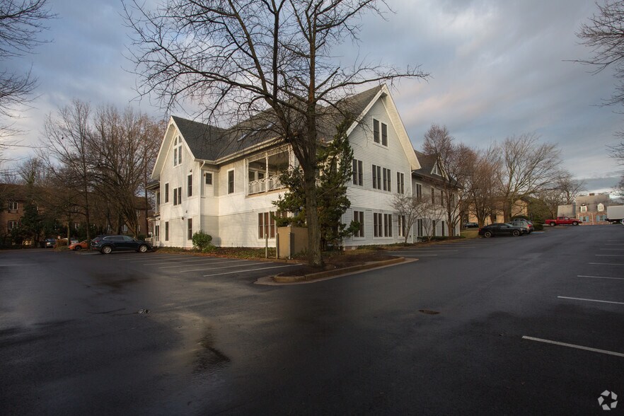 More Photos Of 300 N Washington St, Falls Church Office For Lease