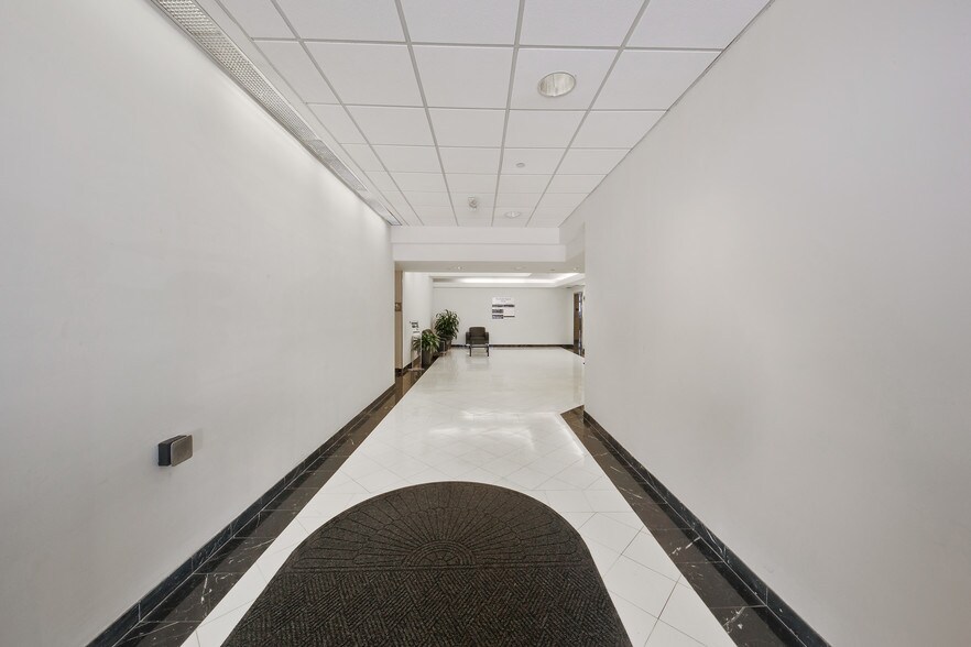 More Photos Of 29399 US Highway 19 N, Clearwater Office For Lease