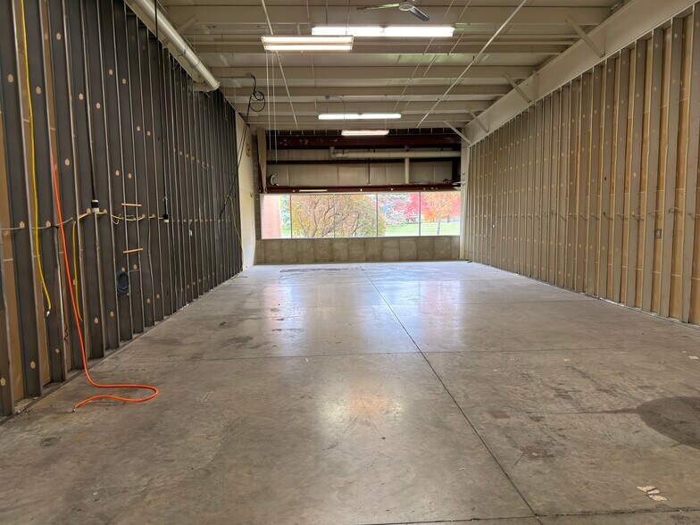 More Photos Of 11114-11158 James St, Zeeland Warehouse For Sale