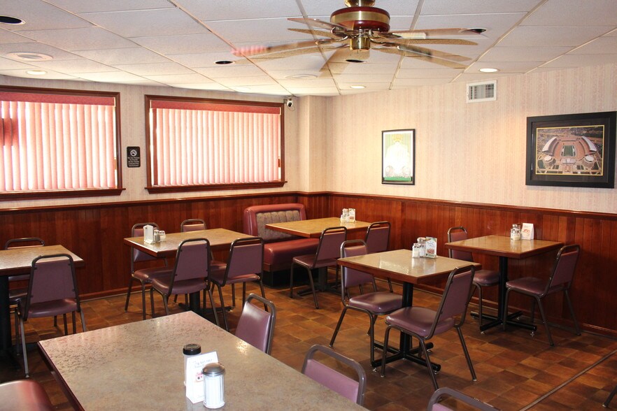 More Photos Of 725 Main St, Wintersville Restaurant For Sale