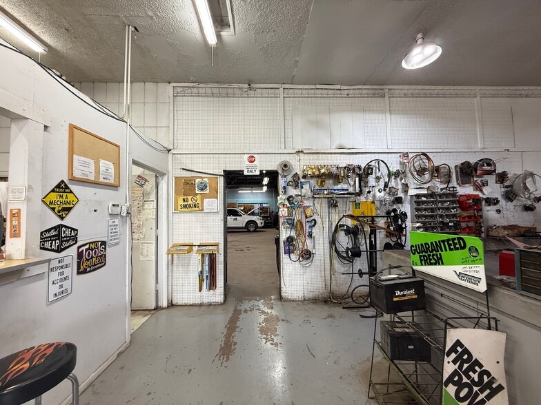 More Photos Of 881 Pine St, Abilene Industrial For Sale