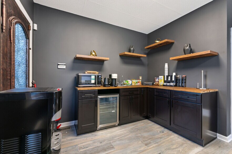 More Photos Of 187-189 N Main St, Milltown Medical For Sale