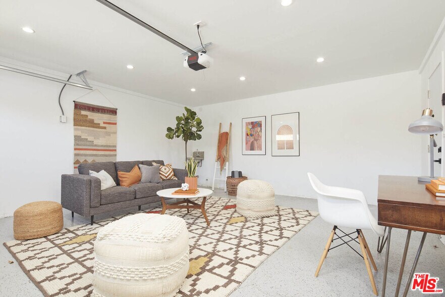 More Photos Of 2818 Abbot Kinney Blvd, Venice Apartments For Sale