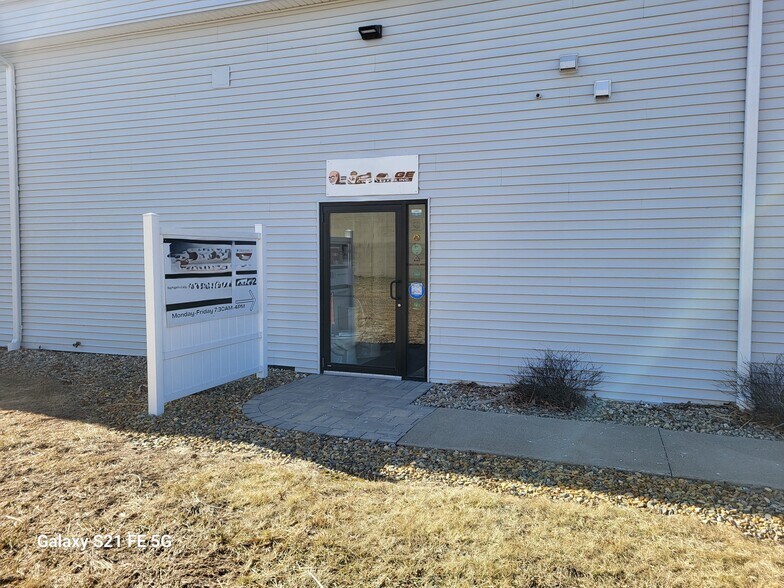 More Photos Of 400 Talcottville Rd, Vernon Rockville Office For Lease