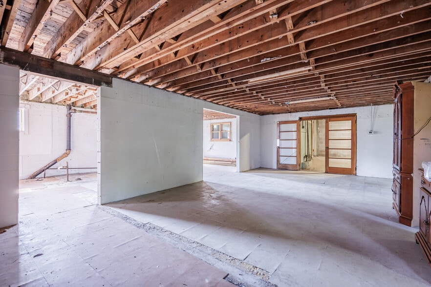 More Photos Of 581 Whitney Rd W, Fairport Office For Sale