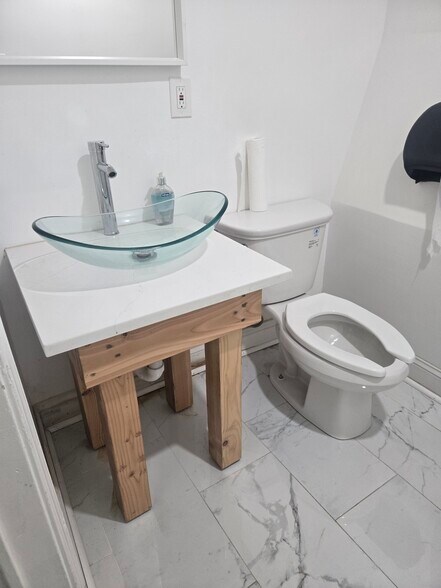 More Photos Of 429 N Eutaw St, Baltimore Office For Lease