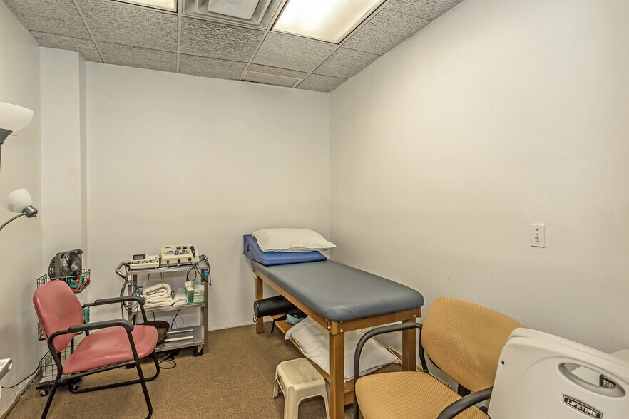 More Photos Of , Bayside Office For Sale