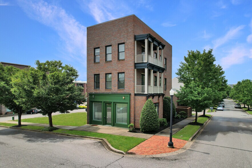 Primary Photo Of 208 Centre St, Pleasant View Office For Sale