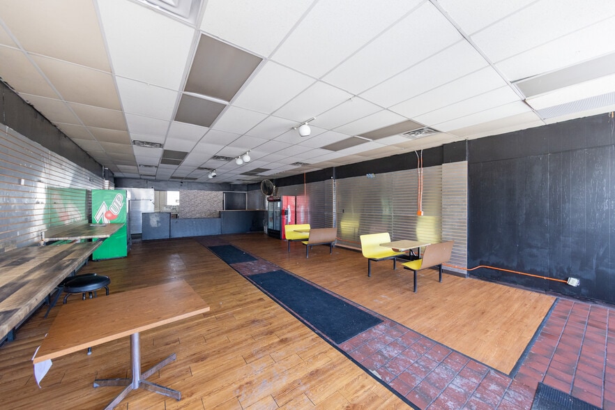 More Photos Of 2078-2080 S Taylor Rd, Cleveland Storefront For Sale