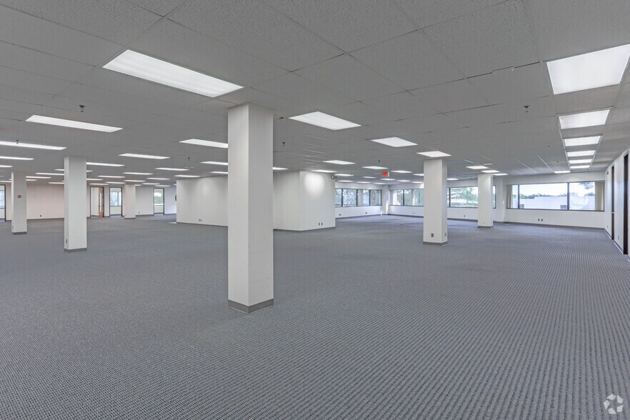 Primary Photo Of 985 W Entrance Dr, Auburn Hills Research And Development For Sale