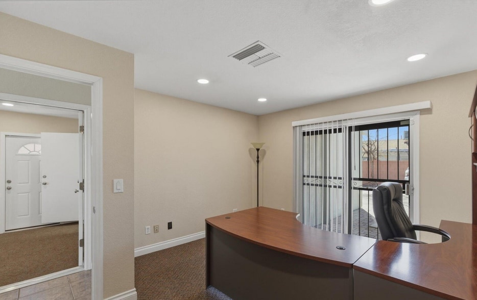 More Photos Of 3307 E Thunderbird Rd, Phoenix Office For Sale