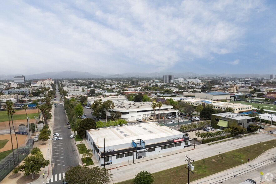 More Photos Of 1601 W Olympic Blvd, Santa Monica Loft Creative Space For Lease