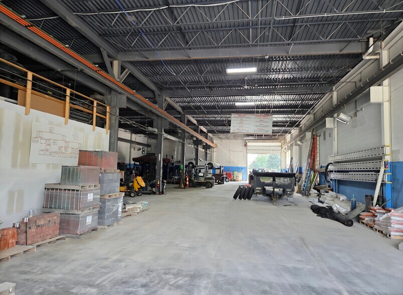 More Photos Of 33620 Lipke St, Clinton Township Manufacturing For Sale