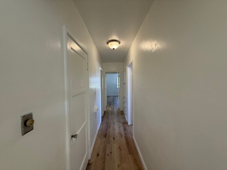 More Photos Of 4343 Laurel Canyon Blvd, Studio City Office For Lease