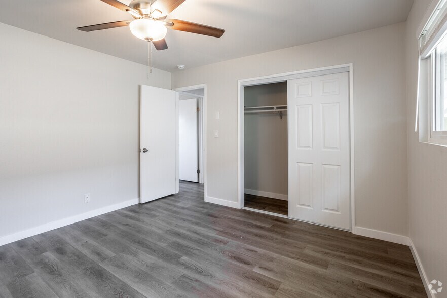 More Photos Of 13716 Penn St, Whittier Apartments For Sale
