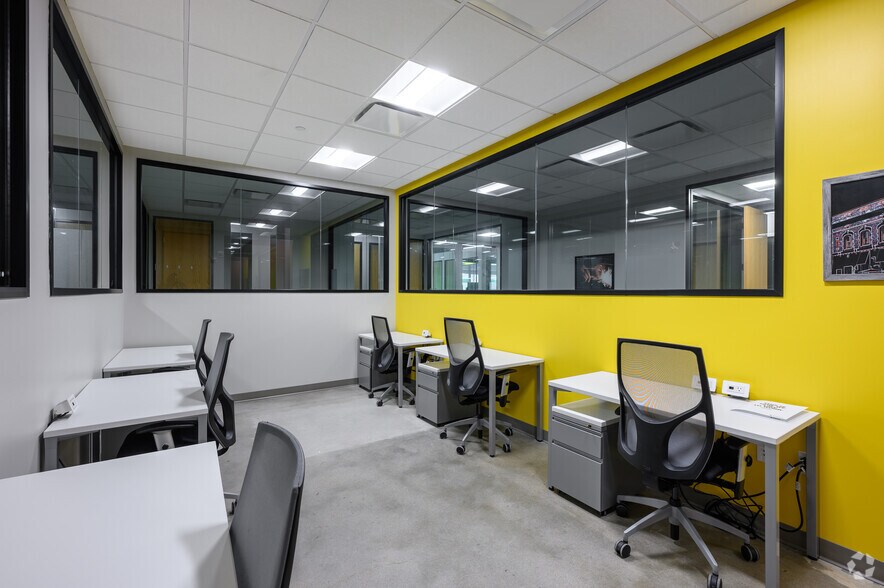 More Photos Of 1100 Wilson Blvd, Arlington Office For Lease