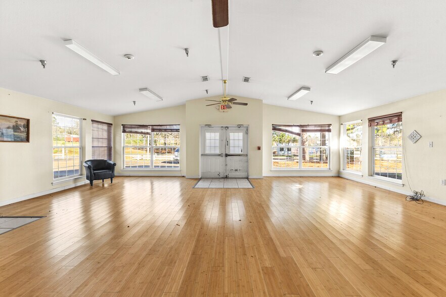 More Photos Of 102 Floyd St, Naples Specialty For Sale