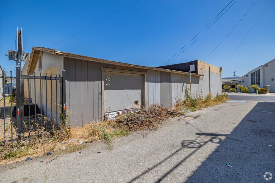 More Photos Of 3040 Cutting Blvd, Richmond General Retail For Sale