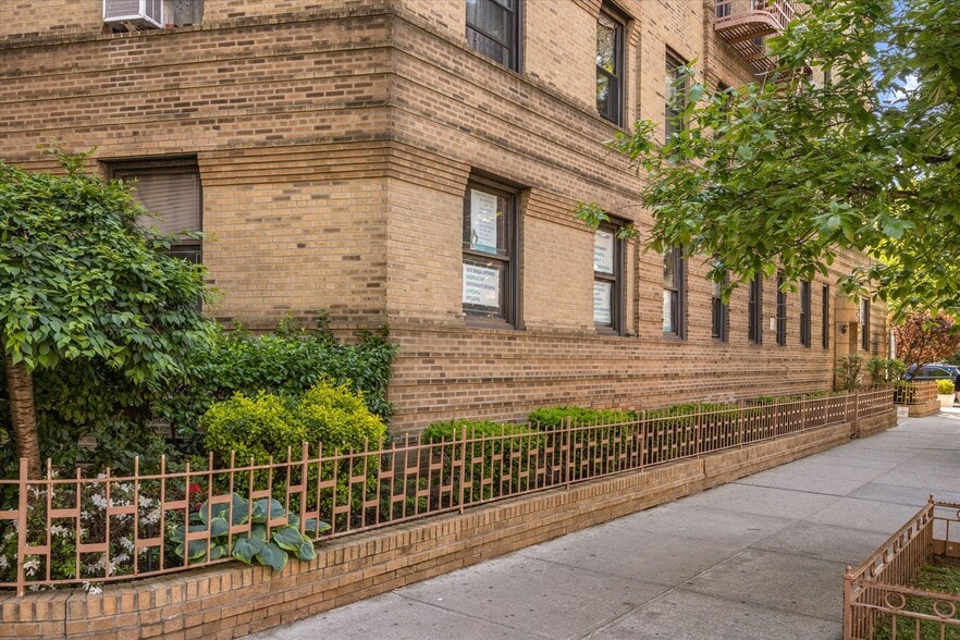 More Photos Of 1120 Brighton Beach Ave, Brooklyn Apartments For Sale