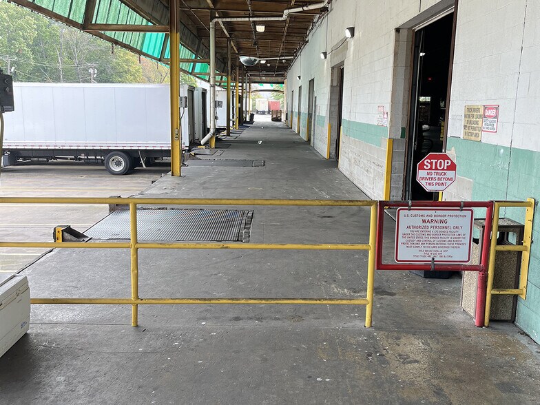 More Photos Of 160 E Essex Ave, Avenel Warehouse For Lease