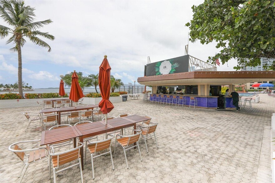 More Photos Of 825 Brickell Bay Dr, Miami Apartments For Lease