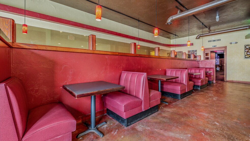 More Photos Of 207 E Hughitt St, Iron Mountain Restaurant For Sale