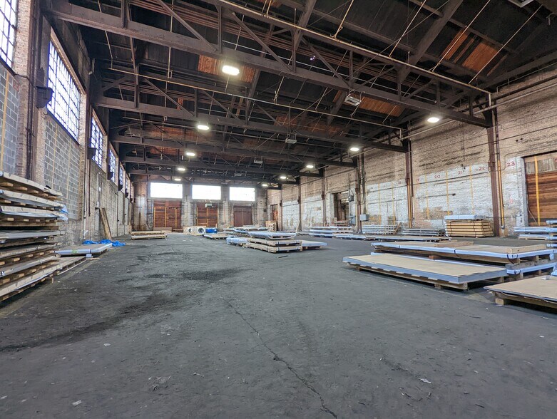 More Photos Of 4343 W Ohio St, Chicago Distribution For Sale