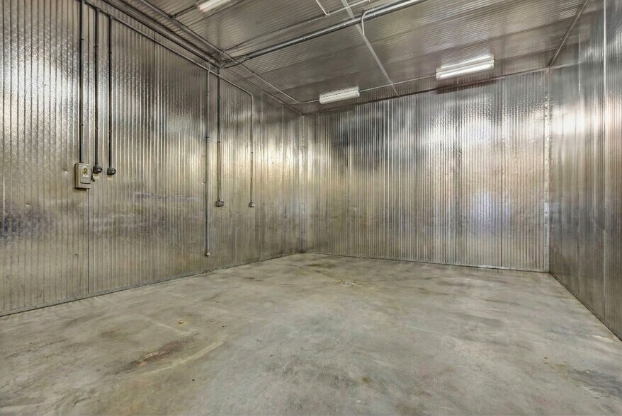 More Photos Of 2050 Sportys Dr, Batavia Warehouse For Sale
