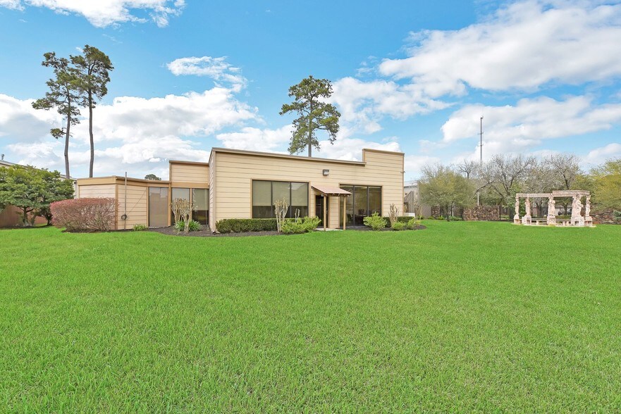 More Photos Of 19111 Walden Forest Dr, Atascocita Medical For Sale