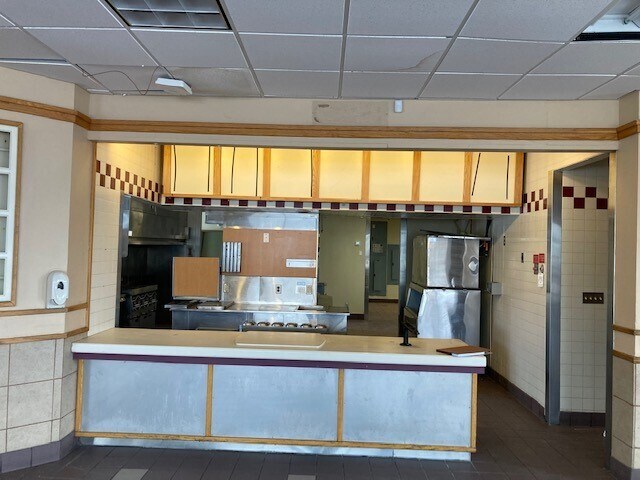 More Photos Of 1320 1st St, Kennett Fast Food For Lease