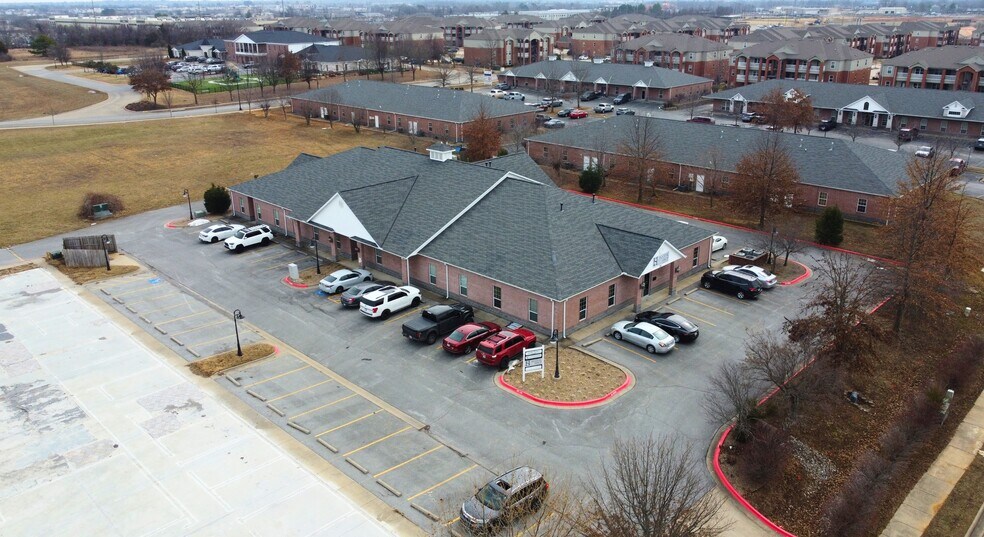 Primary Photo Of 2307 SE B St, Bentonville Office For Lease