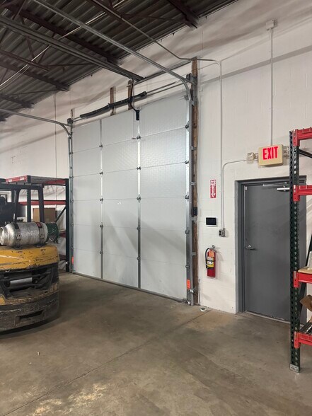 More Photos Of 41590 Production Dr, Harrison Township Manufacturing For Lease