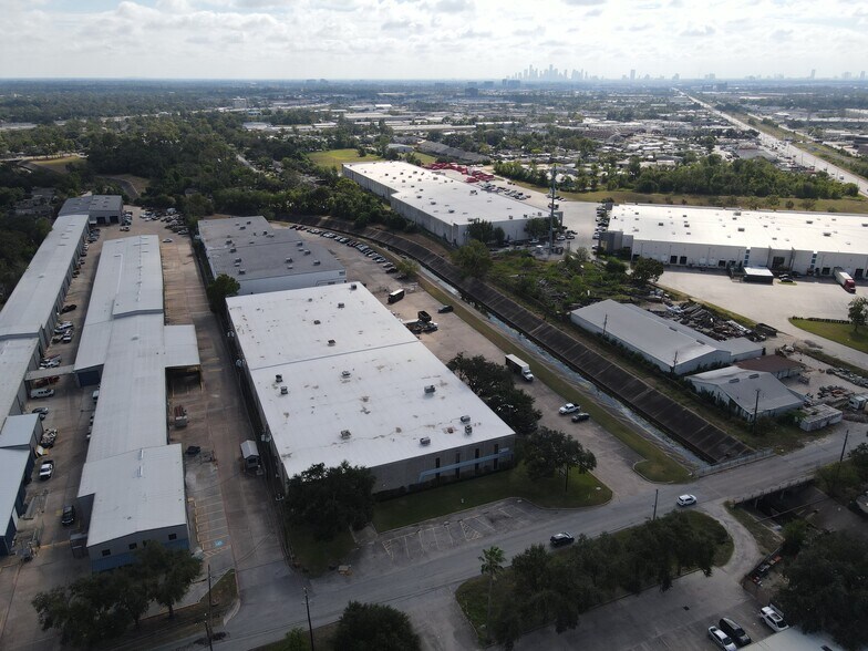 More Photos Of 3434-3446 Lang Rd, Houston Manufacturing For Lease