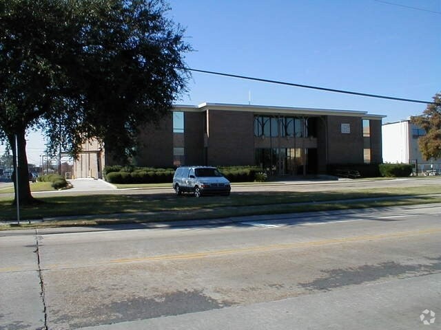 More Photos Of 3200 Cleary Ave, Metairie Office For Sale