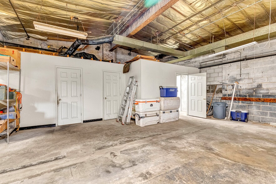 More Photos Of 1505 Brook Rd, Richmond Warehouse For Sale