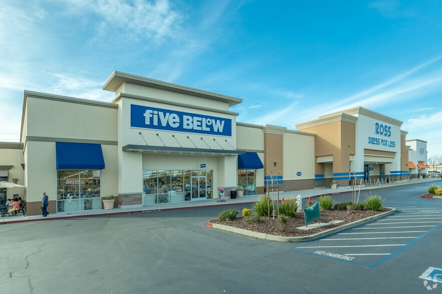 More Photos Of 7401-7727 Laguna Blvd, Elk Grove Unknown For Lease