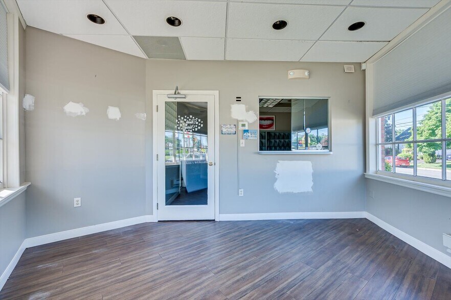 More Photos Of 2412 Plainfield Ave, South Plainfield Office For Sale