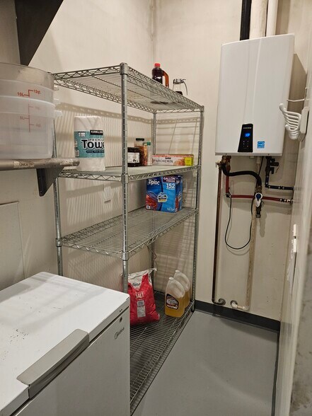 More Photos Of 620 E Sierra Ave, Portola Restaurant For Sale