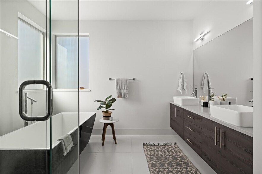 More Photos Of 8057 SE 19th Ave, Portland Apartments For Sale
