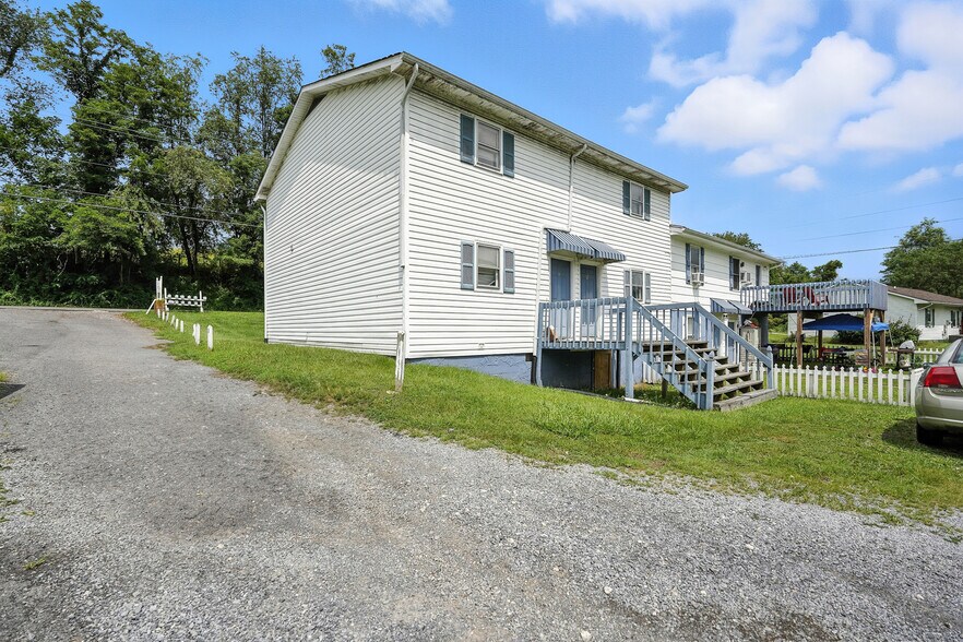 More Photos Of 14694 Wallace Pike, Abingdon Multifamily For Sale