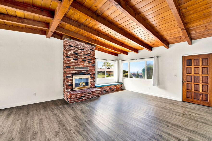 More Photos Of 330 9th St, Del Mar Apartments For Sale