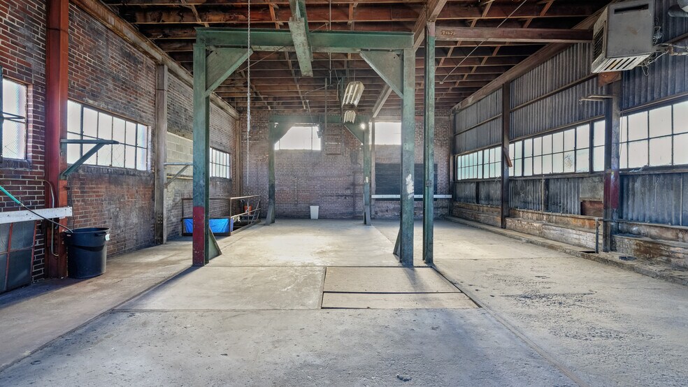 More Photos Of 47 Maple Ave, Flemington Light Manufacturing For Lease