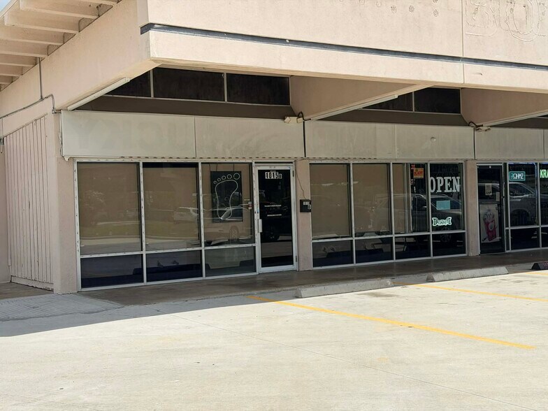 More Photos Of 1009 NASA Road 1, Webster General Retail For Lease