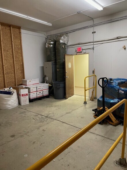 More Photos Of 140 Crouch Commercial Ct, Irmo Light Manufacturing For Lease