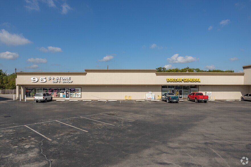 More Photos Of 2010 Richey St, Pasadena Unknown For Lease