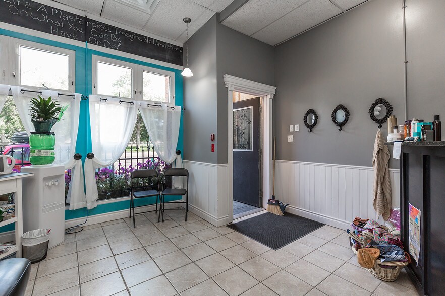 More Photos Of 122 5 St S, Lethbridge Apartments For Sale