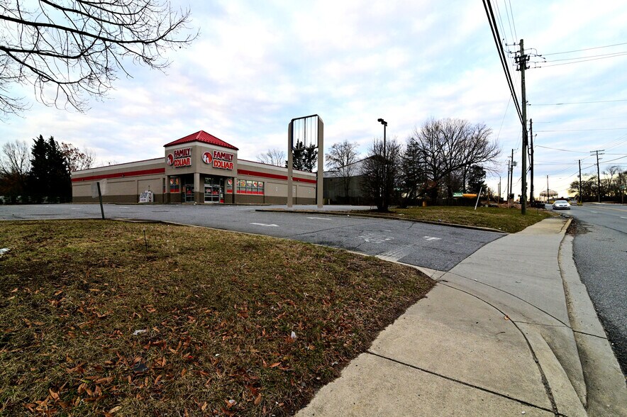 More Photos Of 8934 Woodyard Rd, Clinton Freestanding For Sale