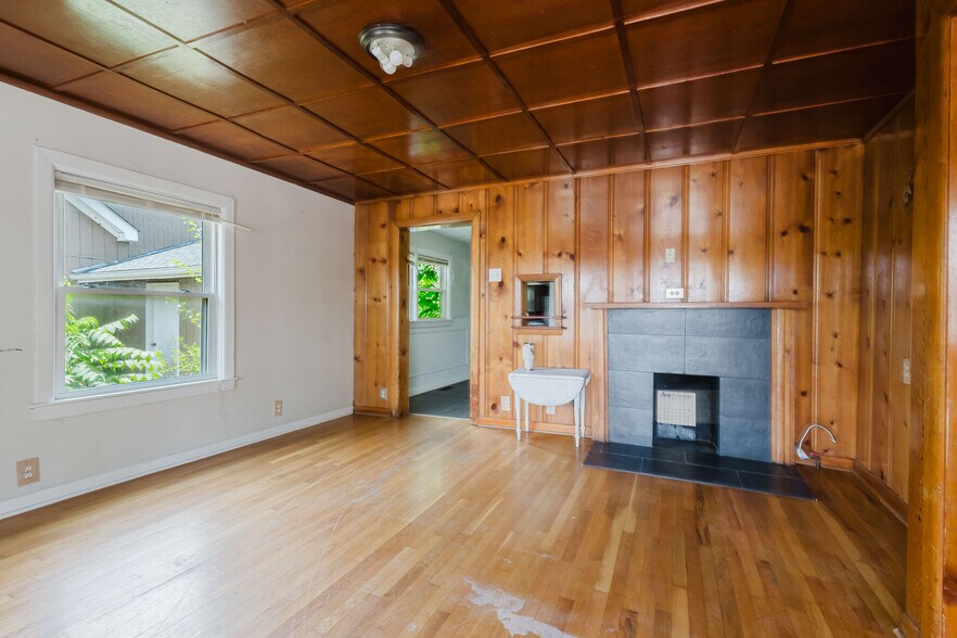 More Photos Of , Lexington Specialty For Sale