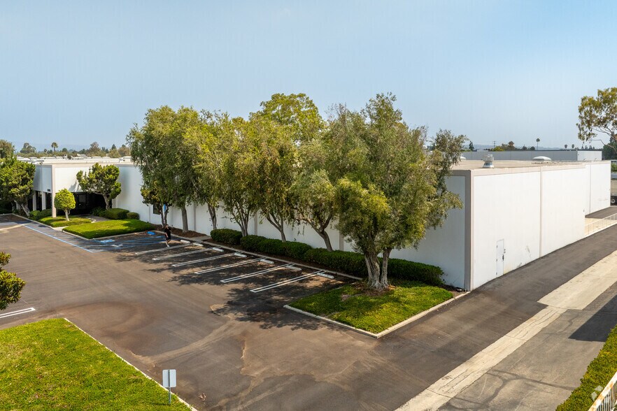 More Photos Of 16918 Edwards Rd, Cerritos Warehouse For Lease